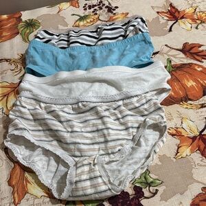 Buy 1 Get 3 Free! Striped and Solid Color Briefs Set